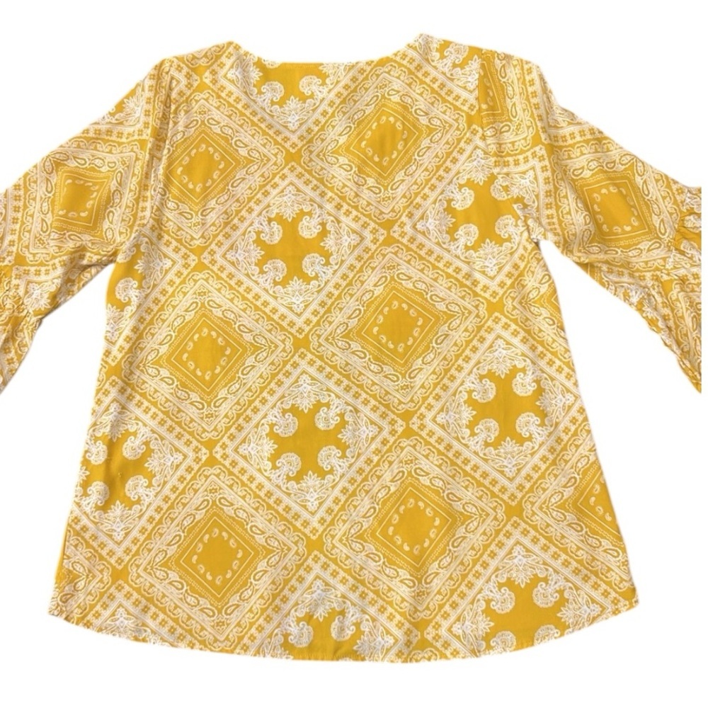 Savanna Jane Floral Embroidered Bell Sleeve Top Yellow Size Small - Picture 9 of 14